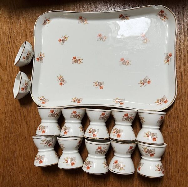 Service 10 coquetiers diabolo, 2 salerons et plateau porcelaine Haviland et
