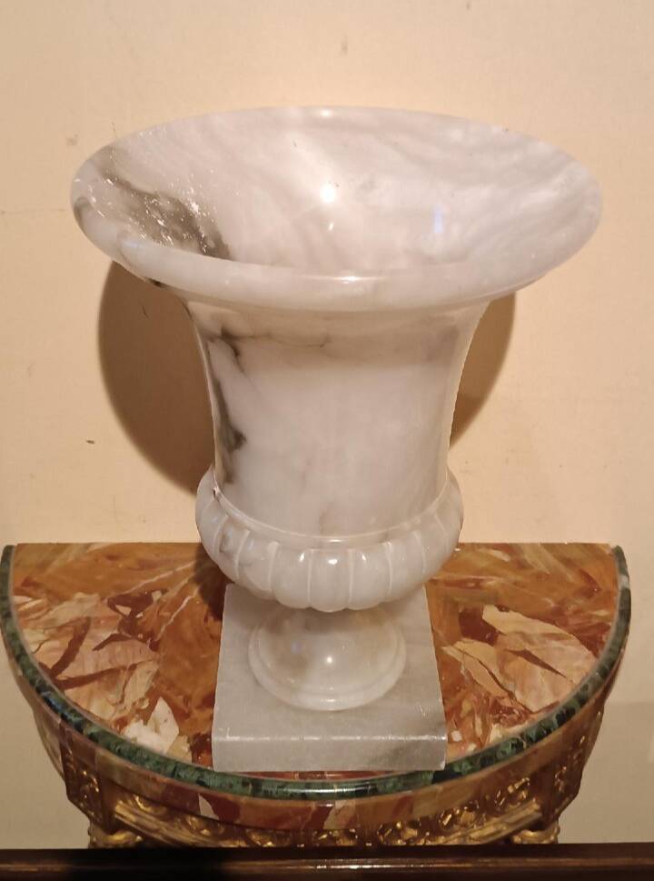 Medici vase with a crater in alabaster from the 1950s
