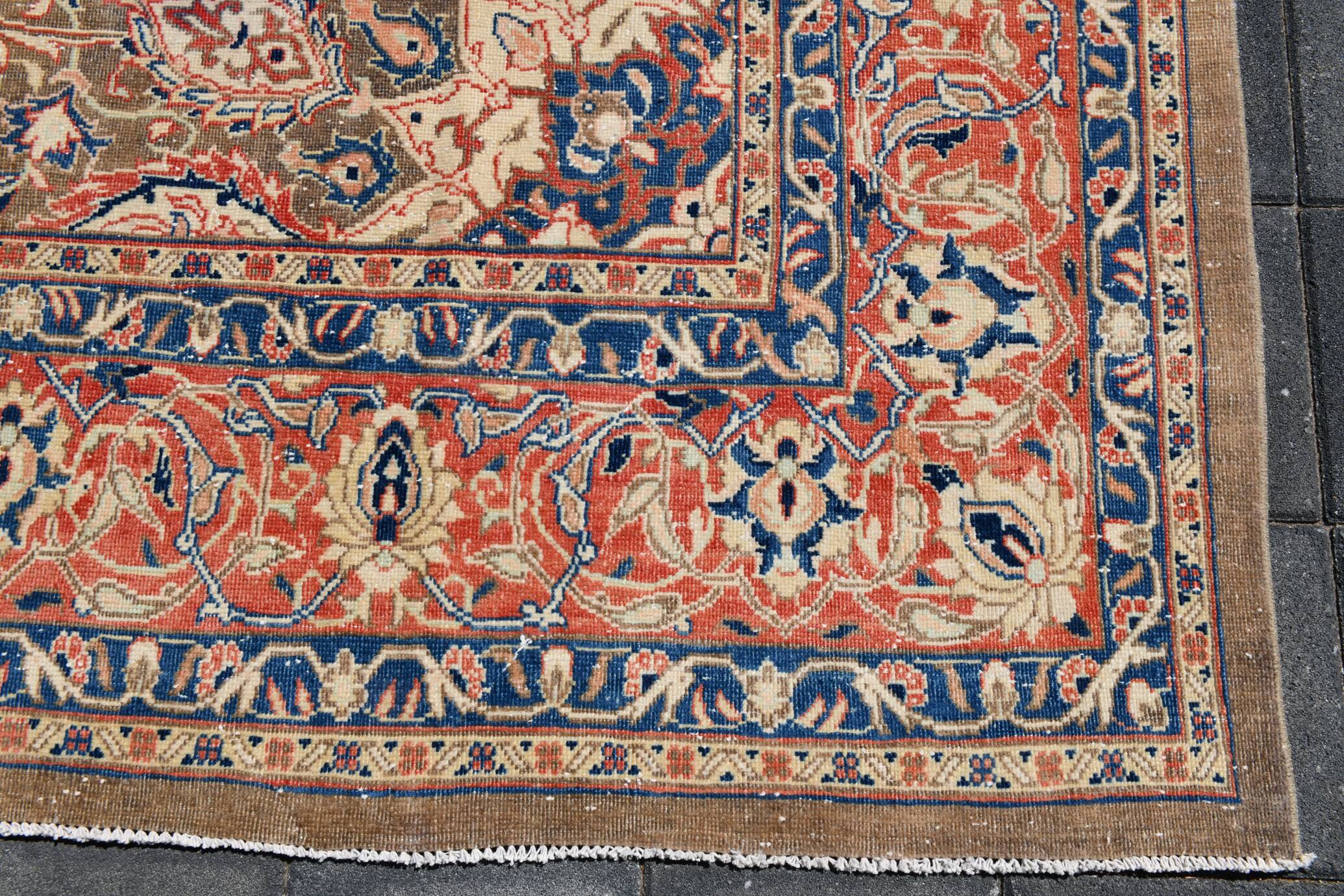 Large Antique Persian Carpet 300x397 cm, Medallion and Floral Patterns