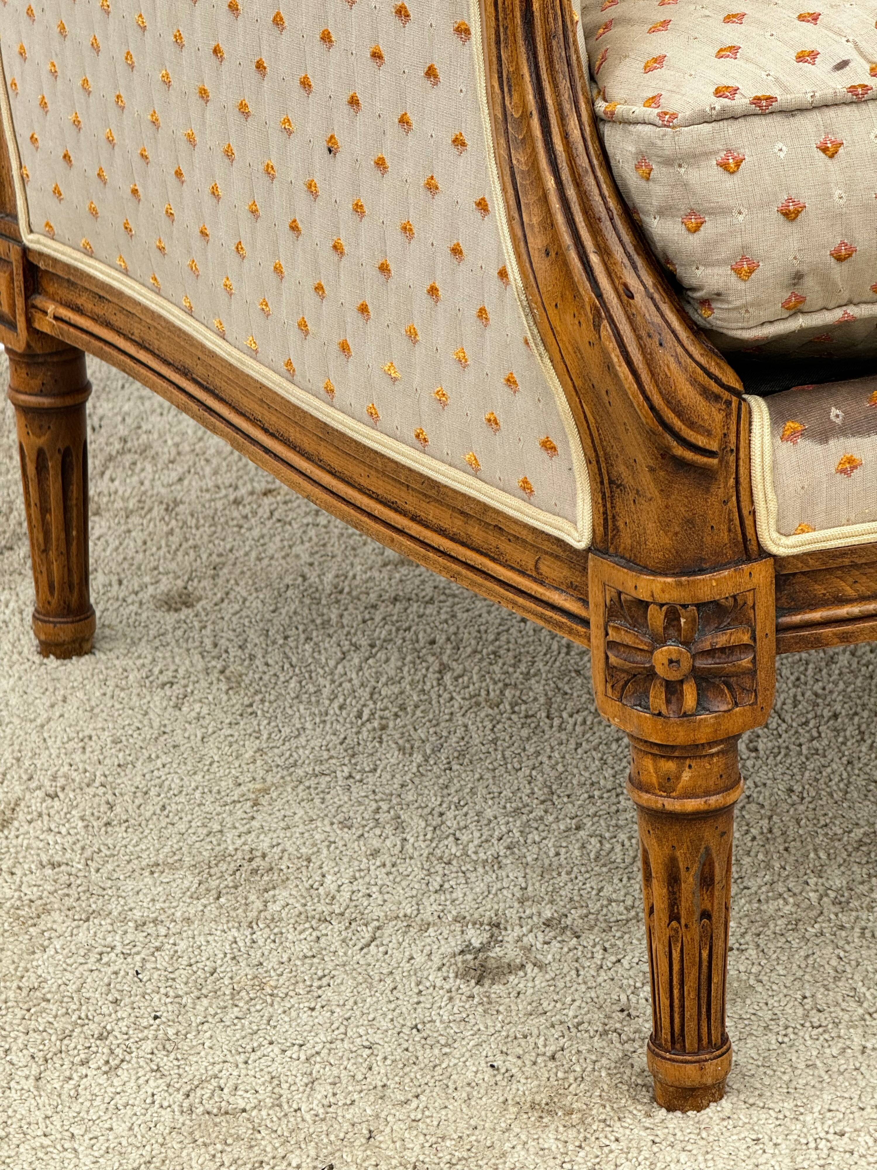 Fauteuil bergère à dossier canné
