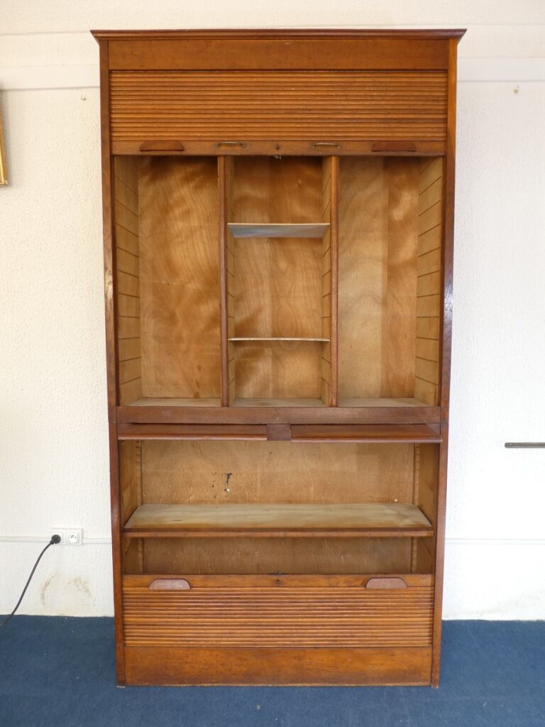 Cabinet administration curtains