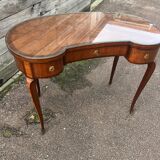 Kidney-shaped desk, marquetry, Transition style