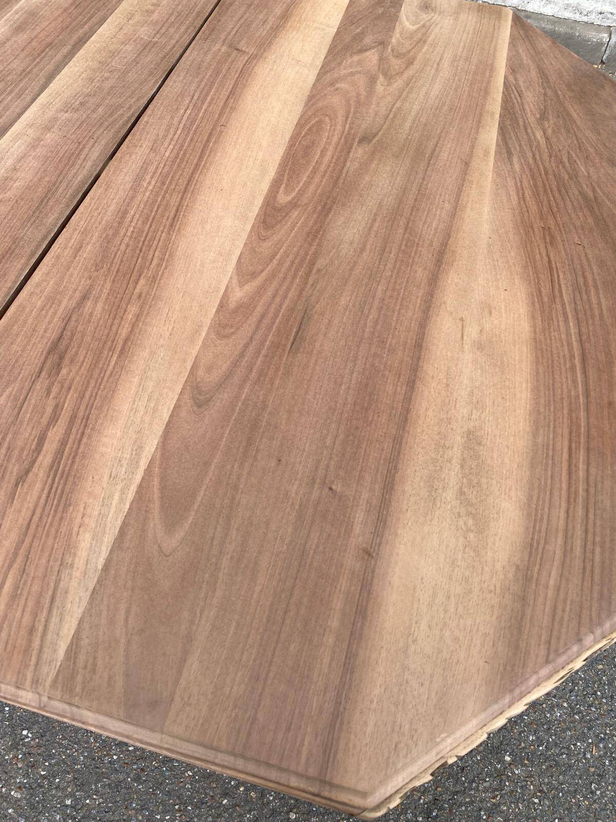 Art Deco extendable dining table renovated in solid walnut with a central leg 193.