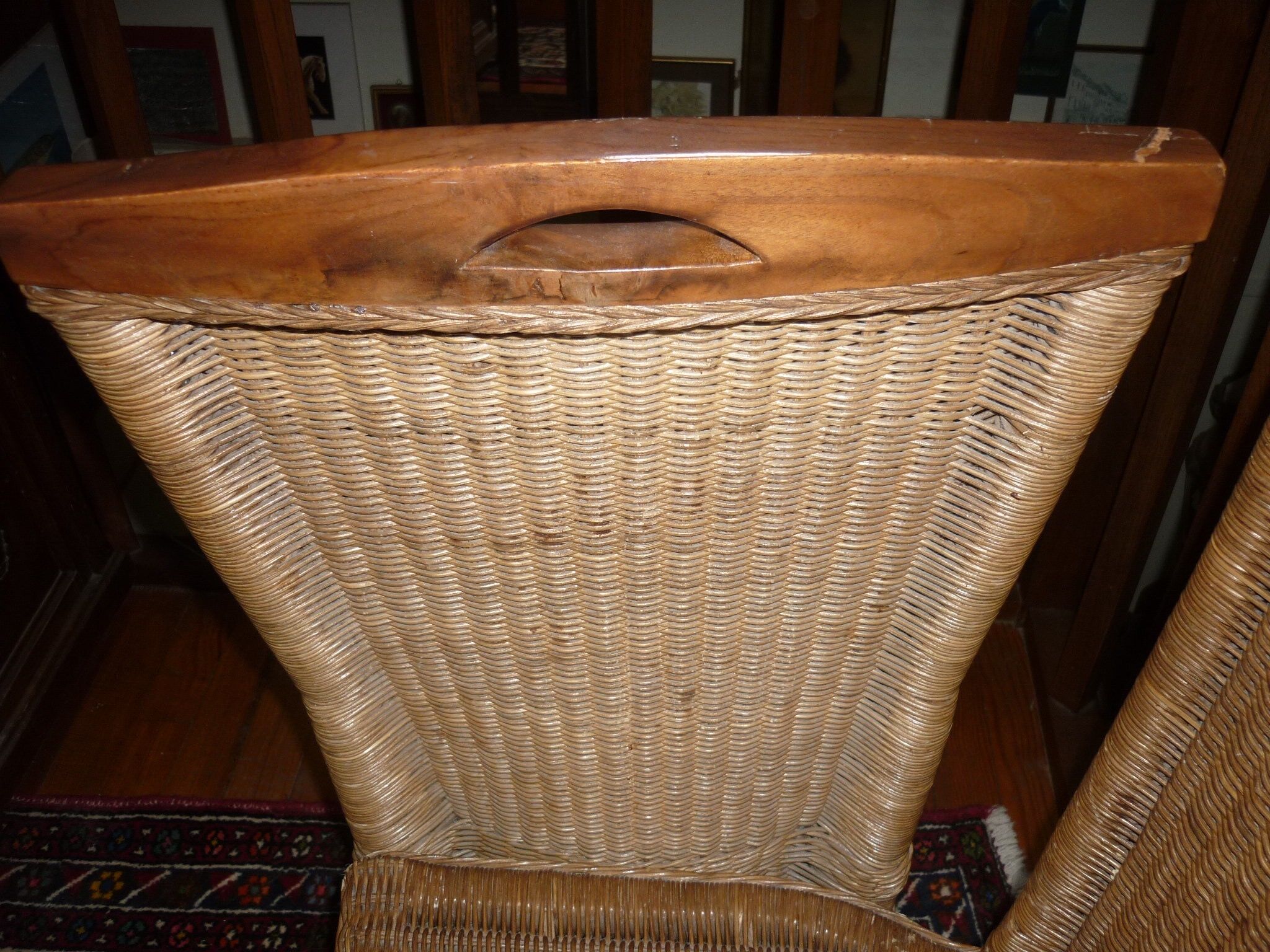 Pair of 2 rattan chairs