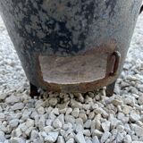Cast iron pot