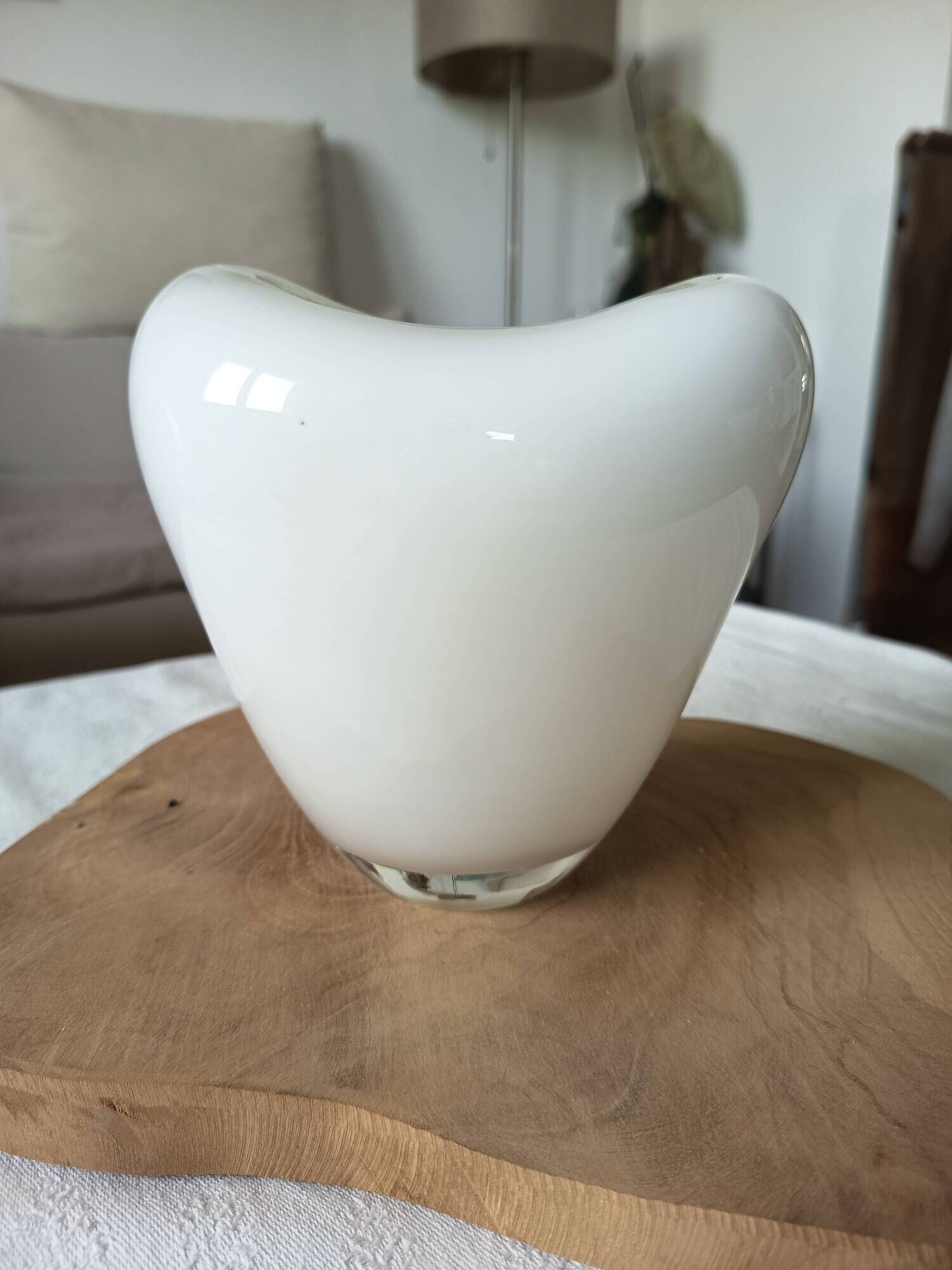 White and transparent heart-shaped Murano vase, Maria Christina Hamel.