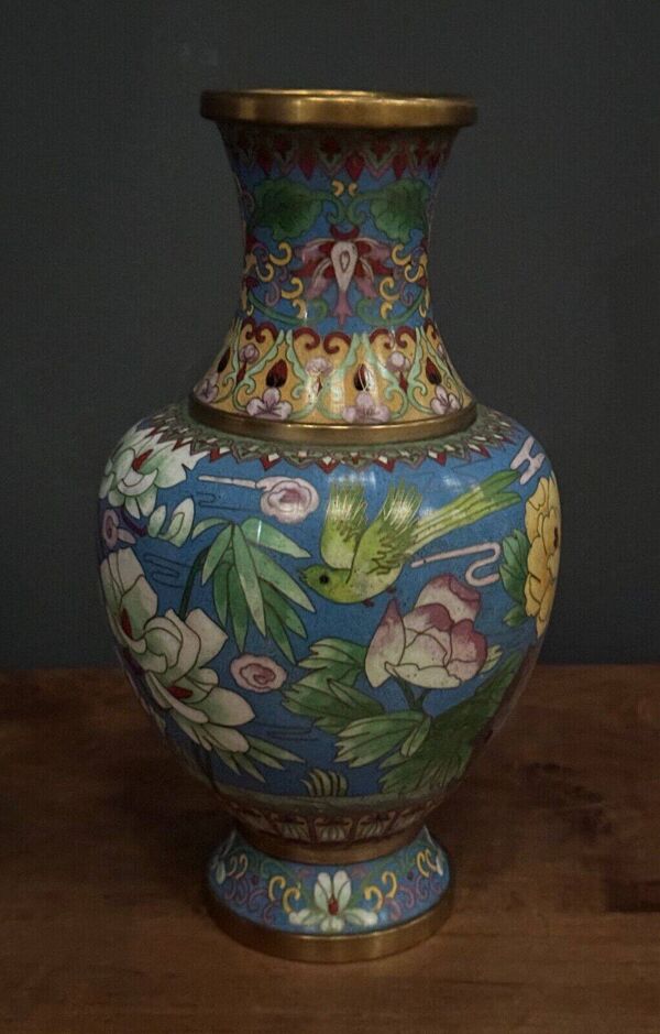Vase cloisonné Chine milieu XXe décor floral