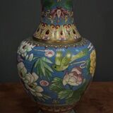 Vase cloisonné Chine milieu XXe décor floral