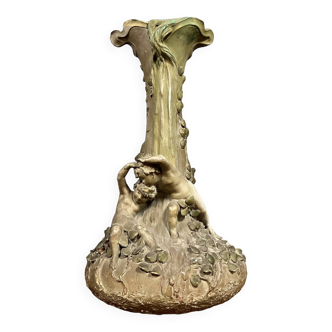 Luca Madrassi: terracotta vase with cherubs, Art Nouveau period,