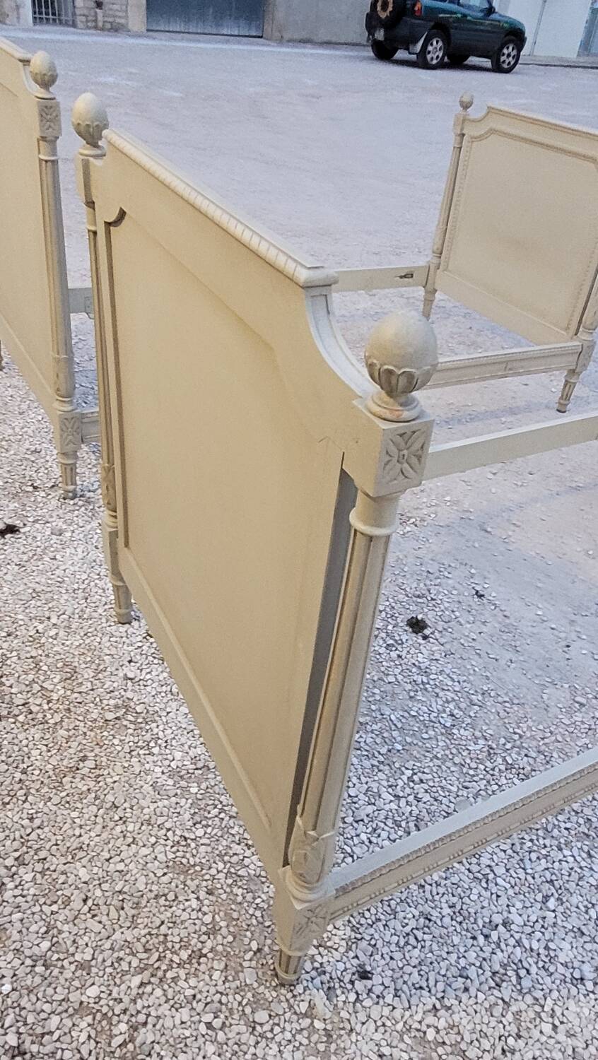 Pair of antique Louis XVI style beds with patina - 1900s