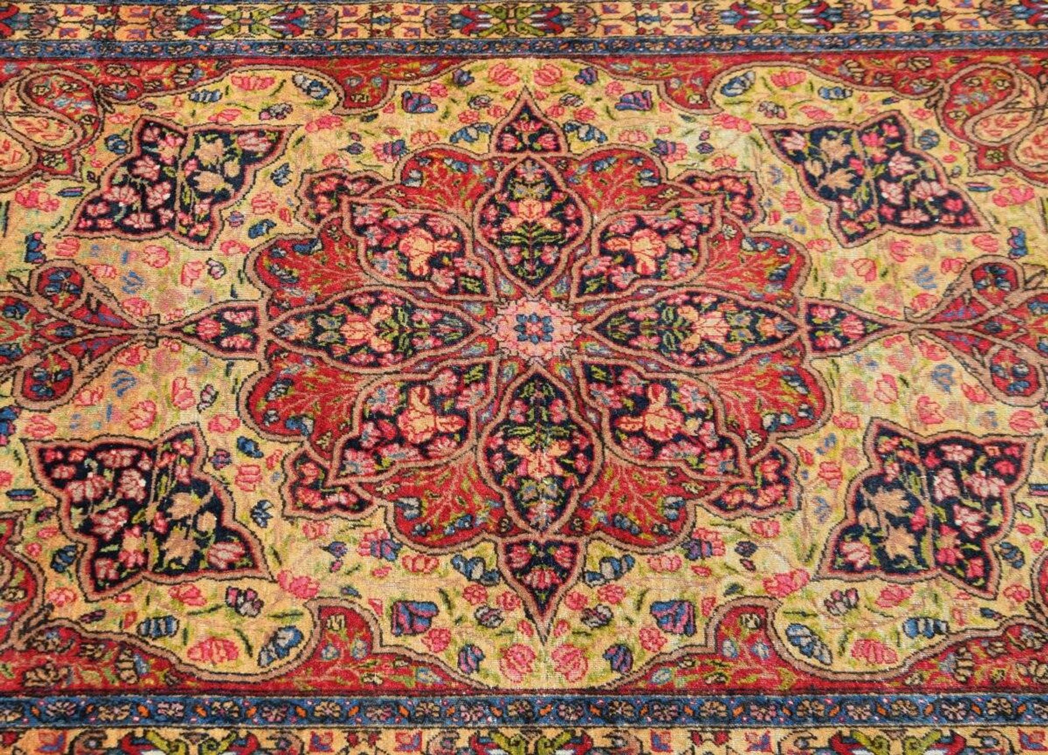 Oriental carpet Kirman Raver Iran: 190 x 135 cm - "Galerie Sardje"