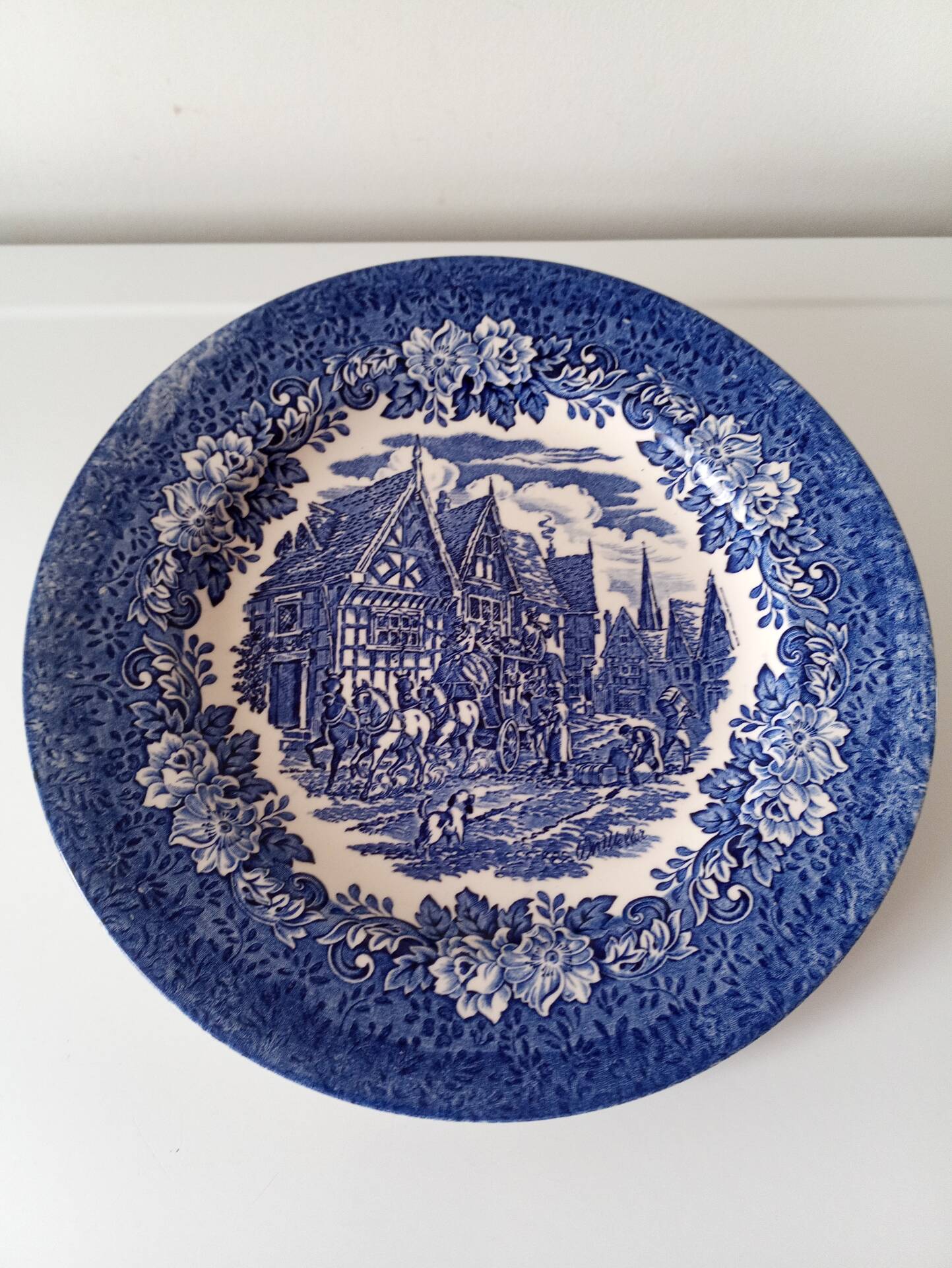 Decorative plate English ironstone