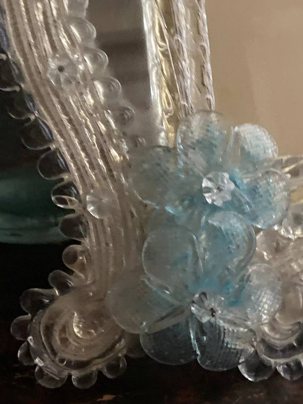 Miroir rectangulaire en verre de Murano aux fleurs bleues – Années 50