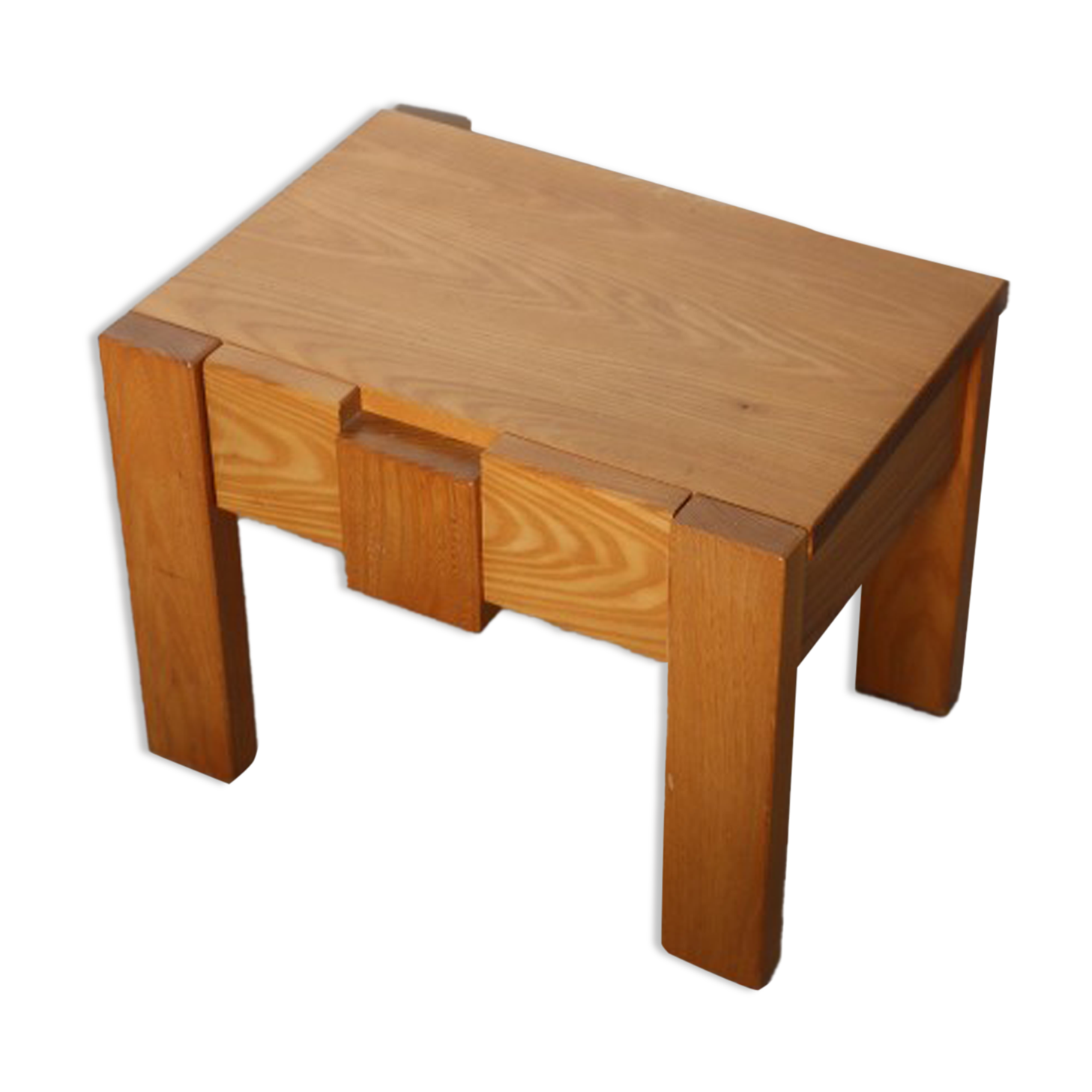 Bedside elm house Regain