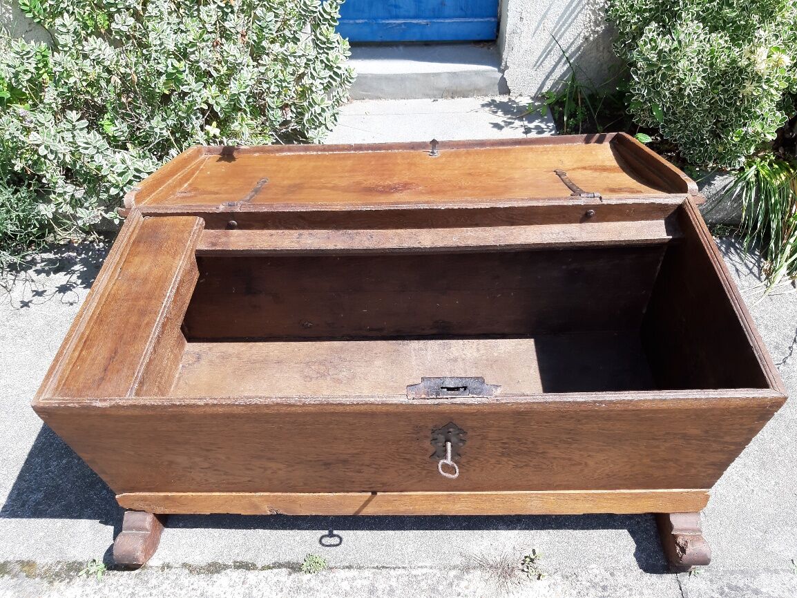 Oak wedding chest, XIXth century