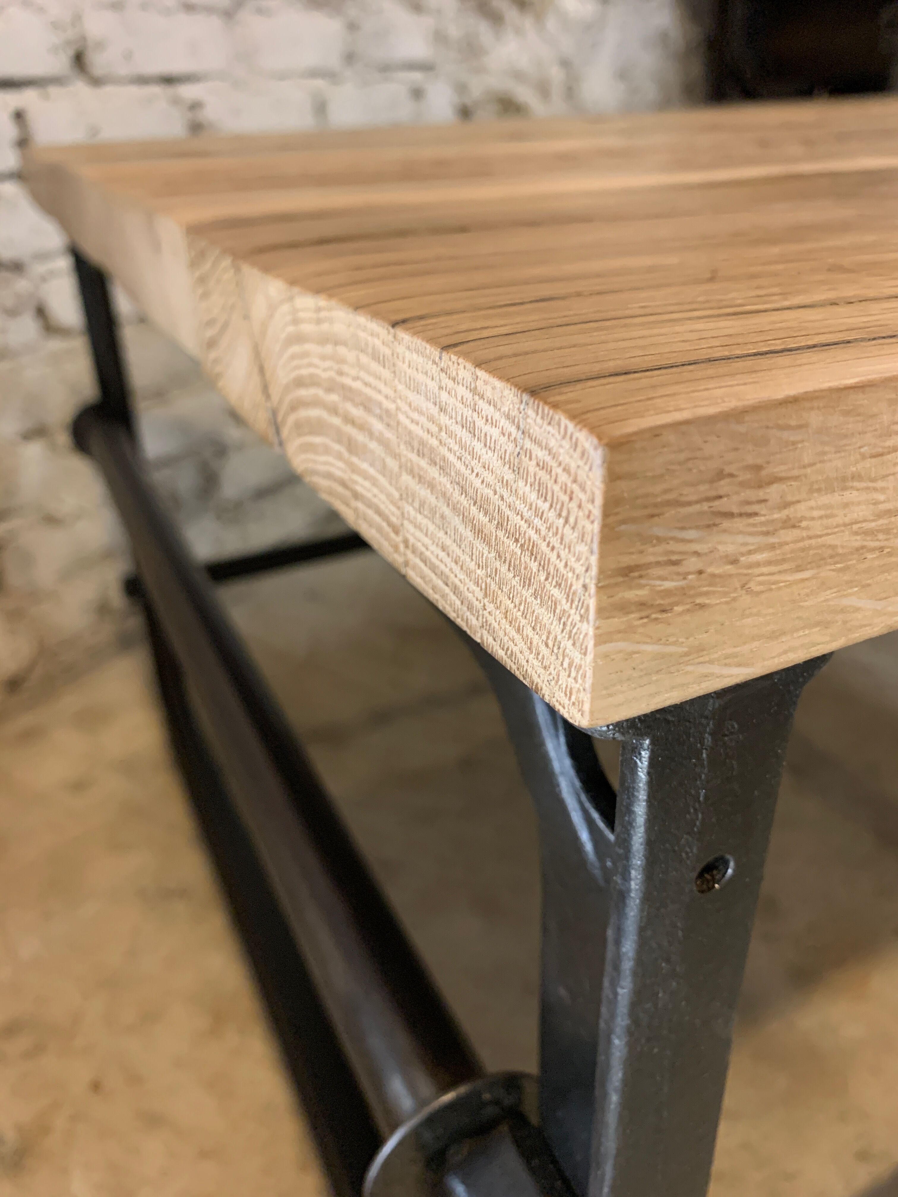 Oak coffee table and machine foot tool singer simanco 1920