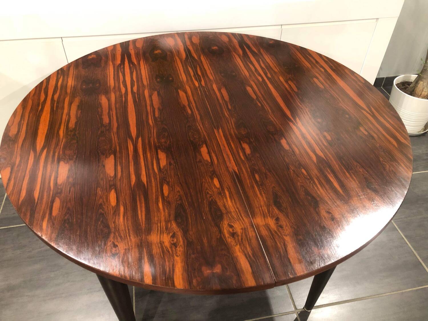 Scandinavian extendable round table in rosewood, 1960s