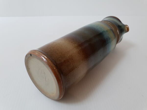 Pichet en grès la Borne signé JM