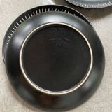 7 black ceramic plates