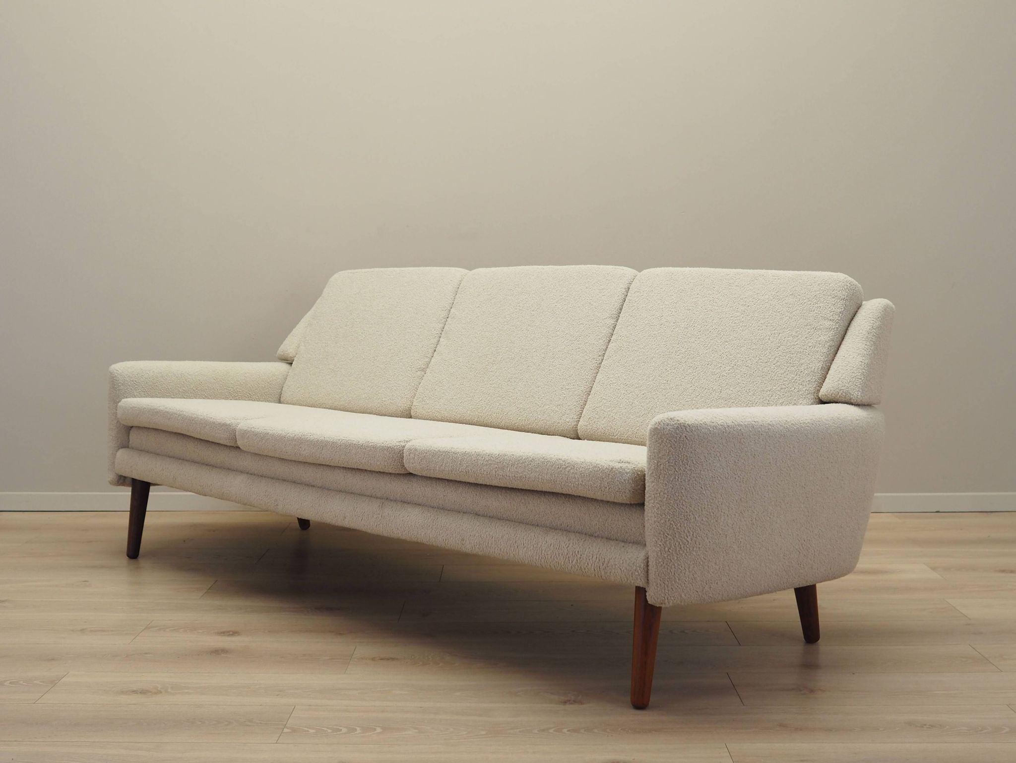 Canapé crème, design danois, années 1970, production : Danemark