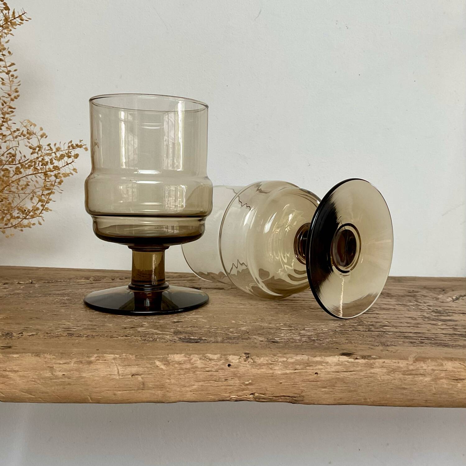 6 “Willem Heesen” smoked glass glasses