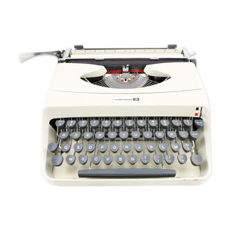 Beige typewriter Underwood 18 vintage revised nine Ribbon