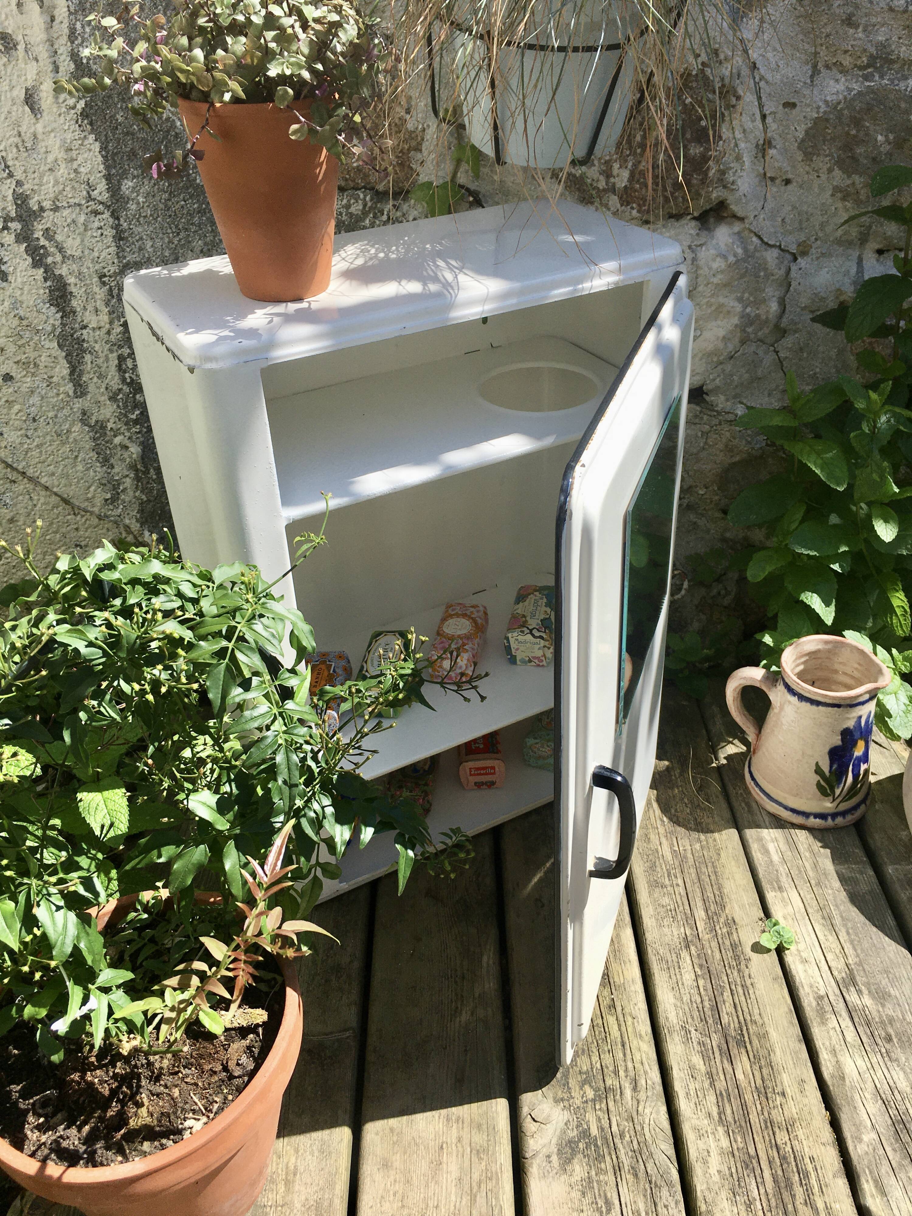 Medicine cabinet