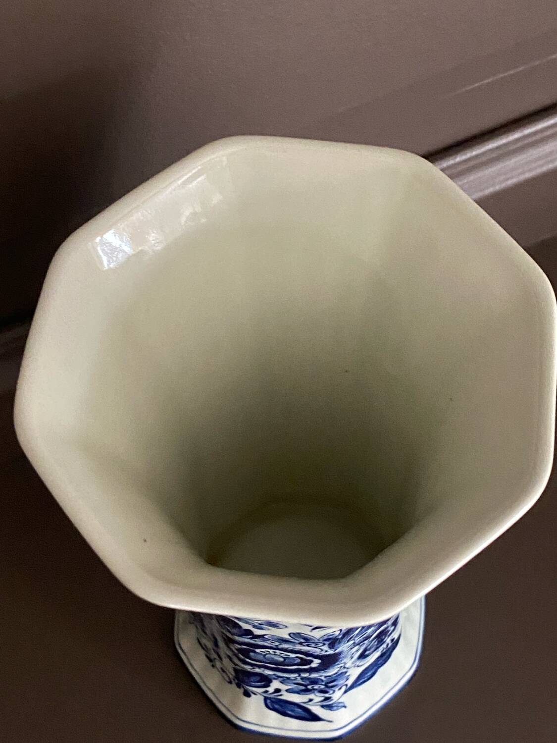 Vintage blue Delfts vase