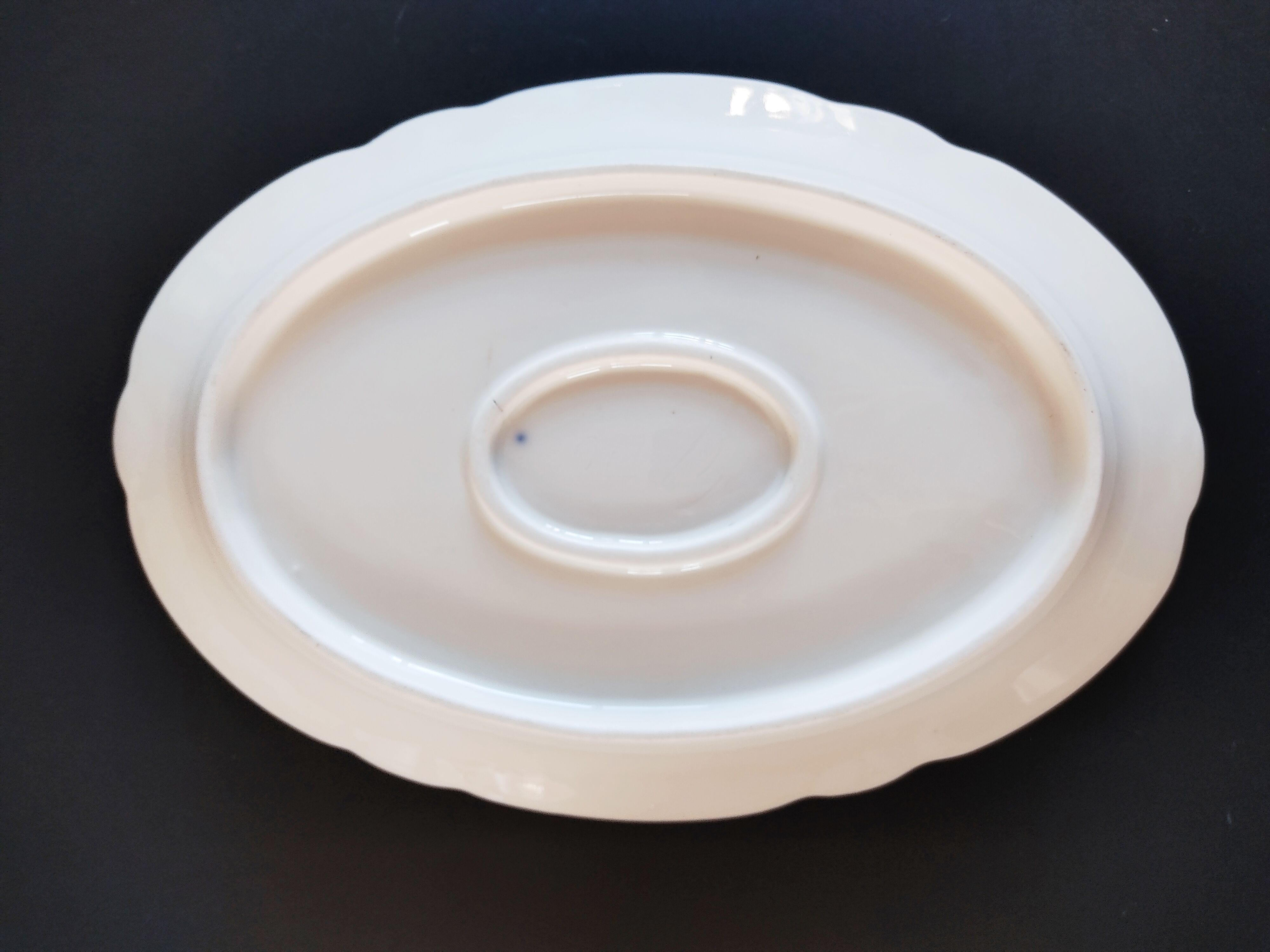White porcelain oval dish around 1900 35 x 24 cm