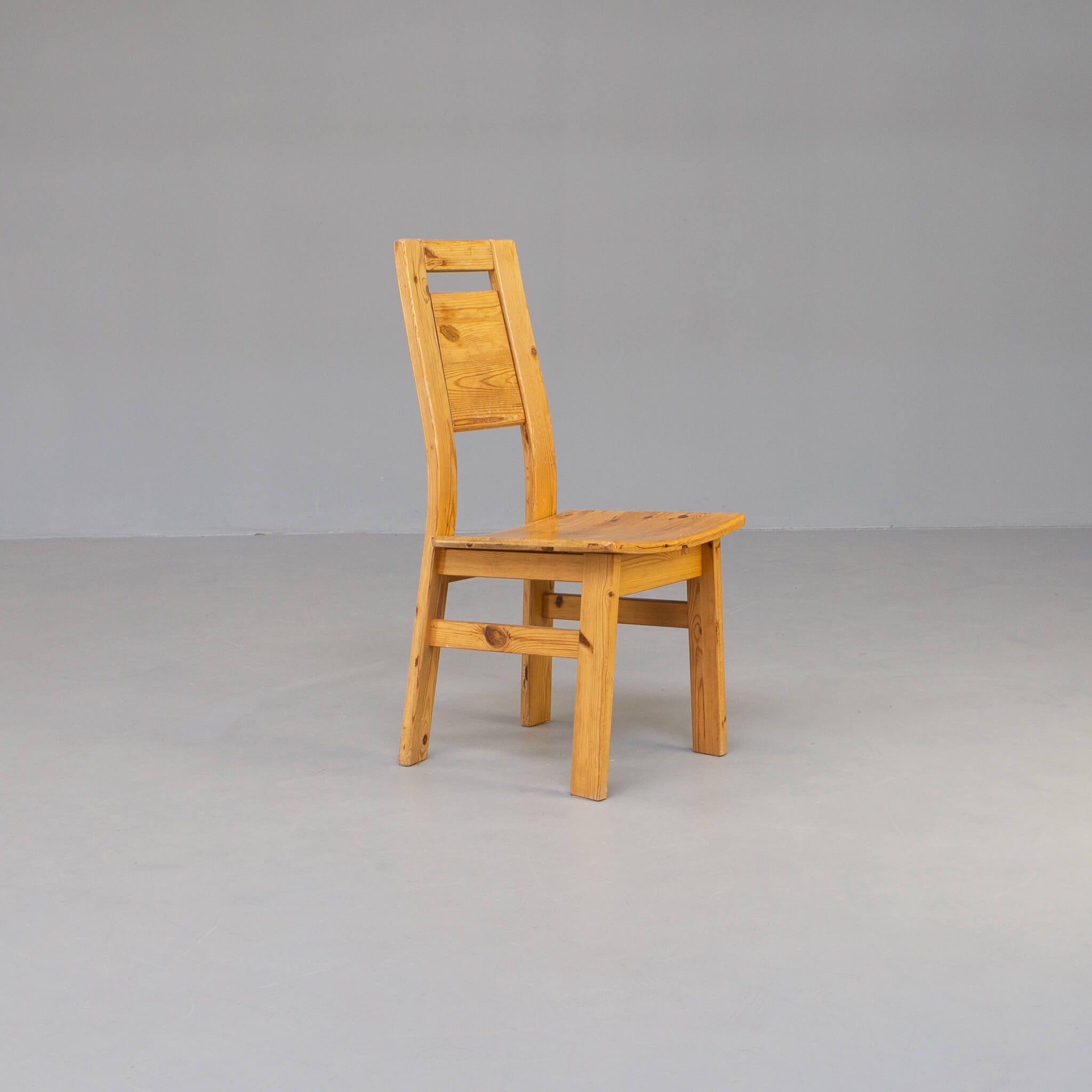 Ensemble de chaises de salle à manger en bois de pin des années 70 / 4