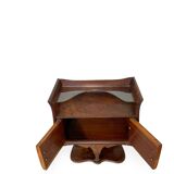 Tables de chevet italiennes Art déco en ronce de noyer, années 1950. Il ya une tablette supérieure en verre