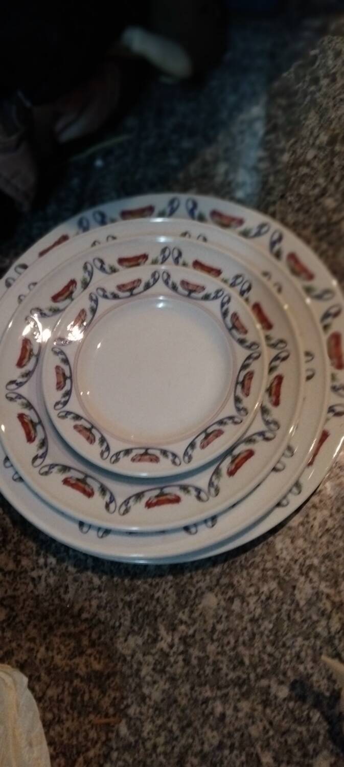 Set of 4 "Royal Monceau" plates