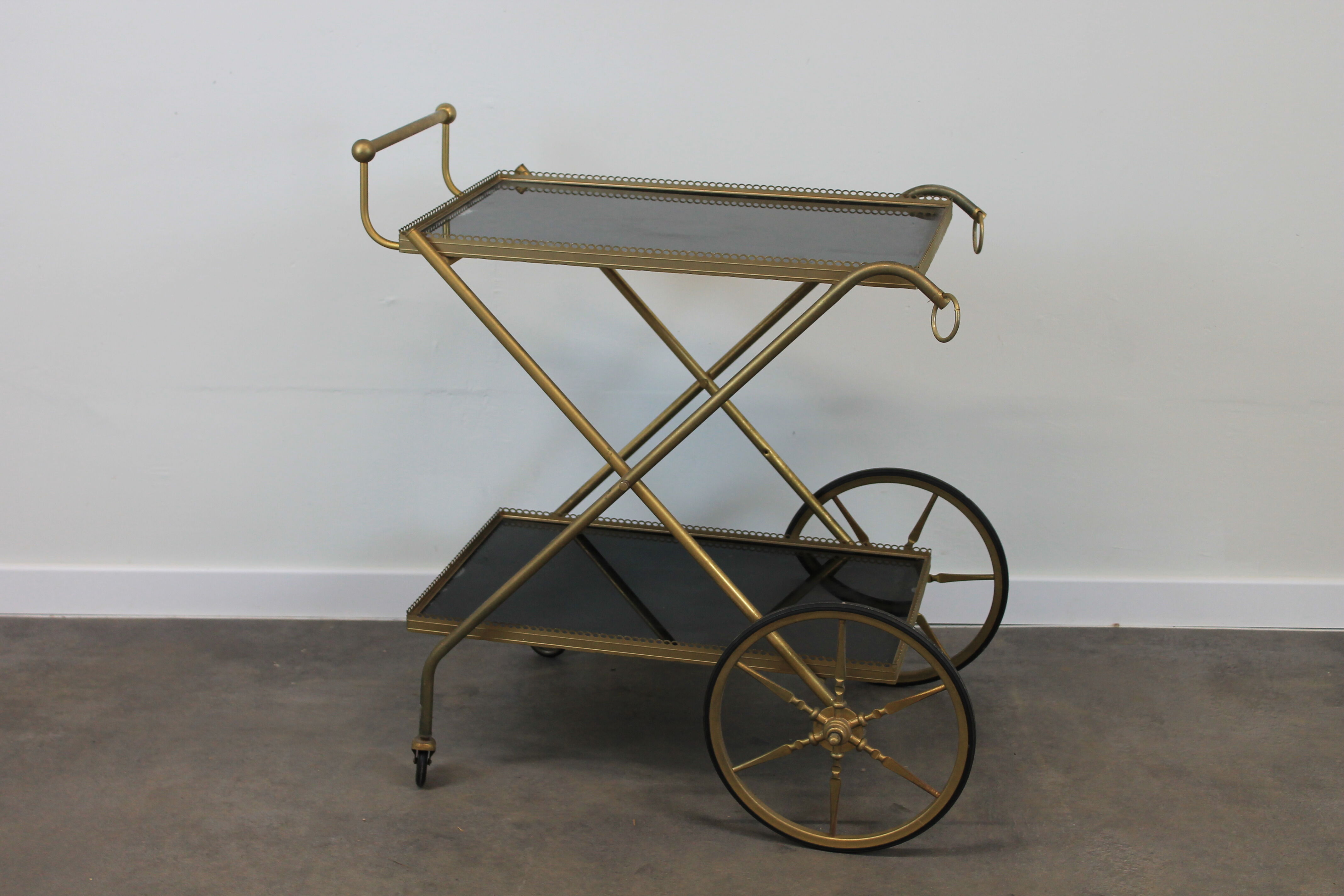 Rolling bar service trolley