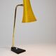 Lampe de bureau, de table ou d'appoint jaune J.T. Kalmar, laiton et fer, Vienne, Autriche, années 1950