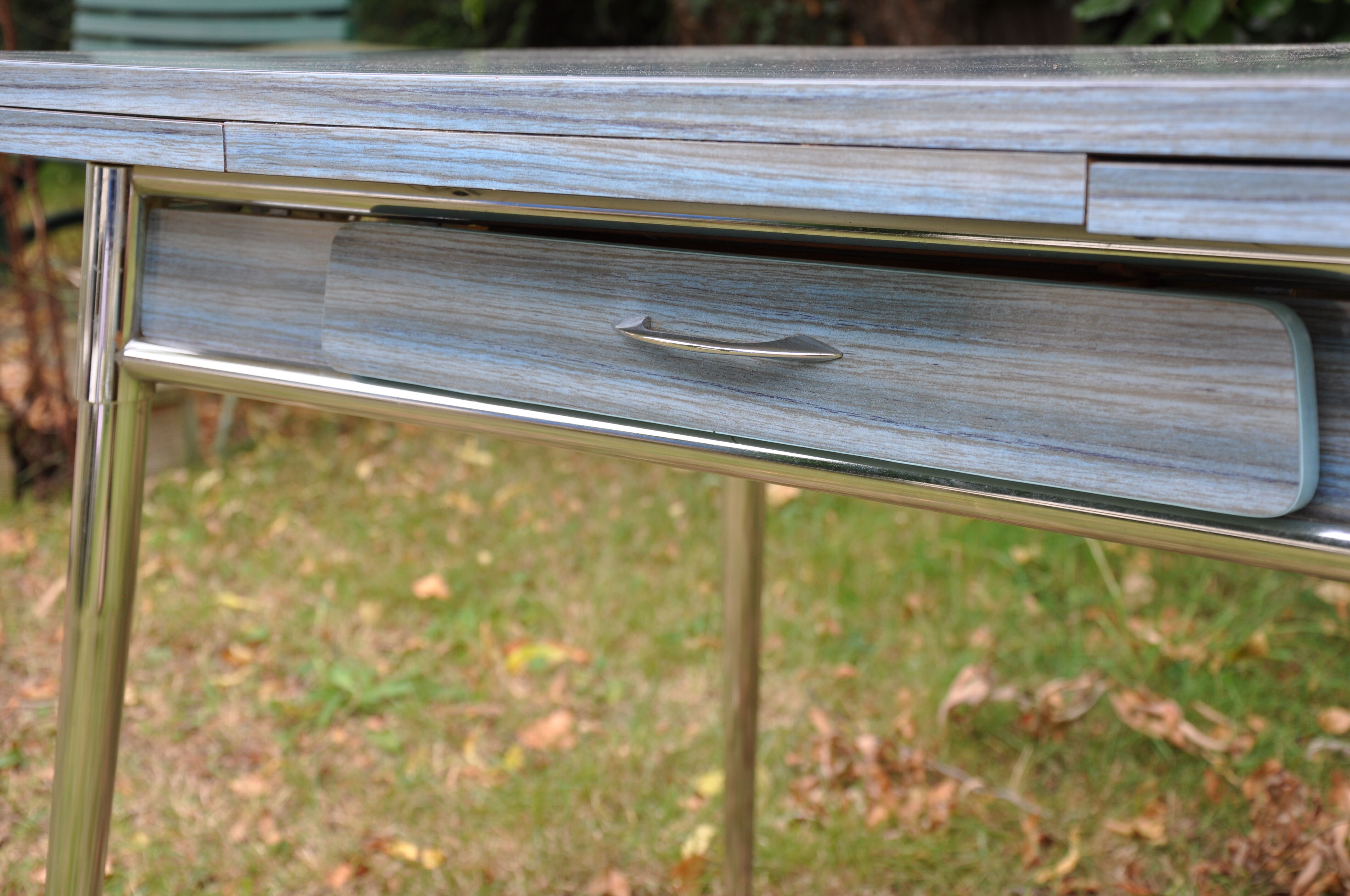 Table in formica