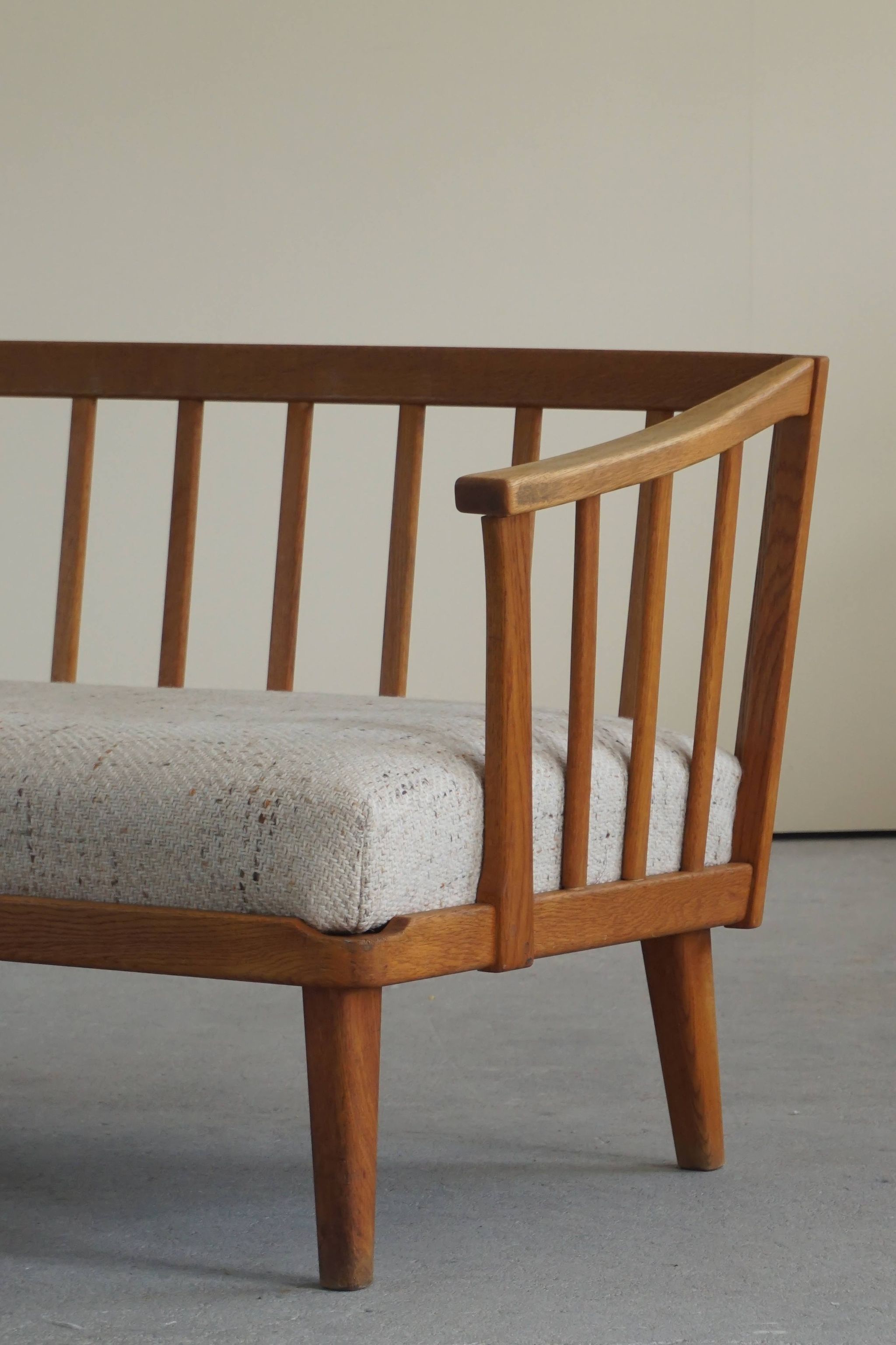 Canapé trois places suédois du milieu du siècle par Carl Malmsten, modèle « Visingsö », années 1960