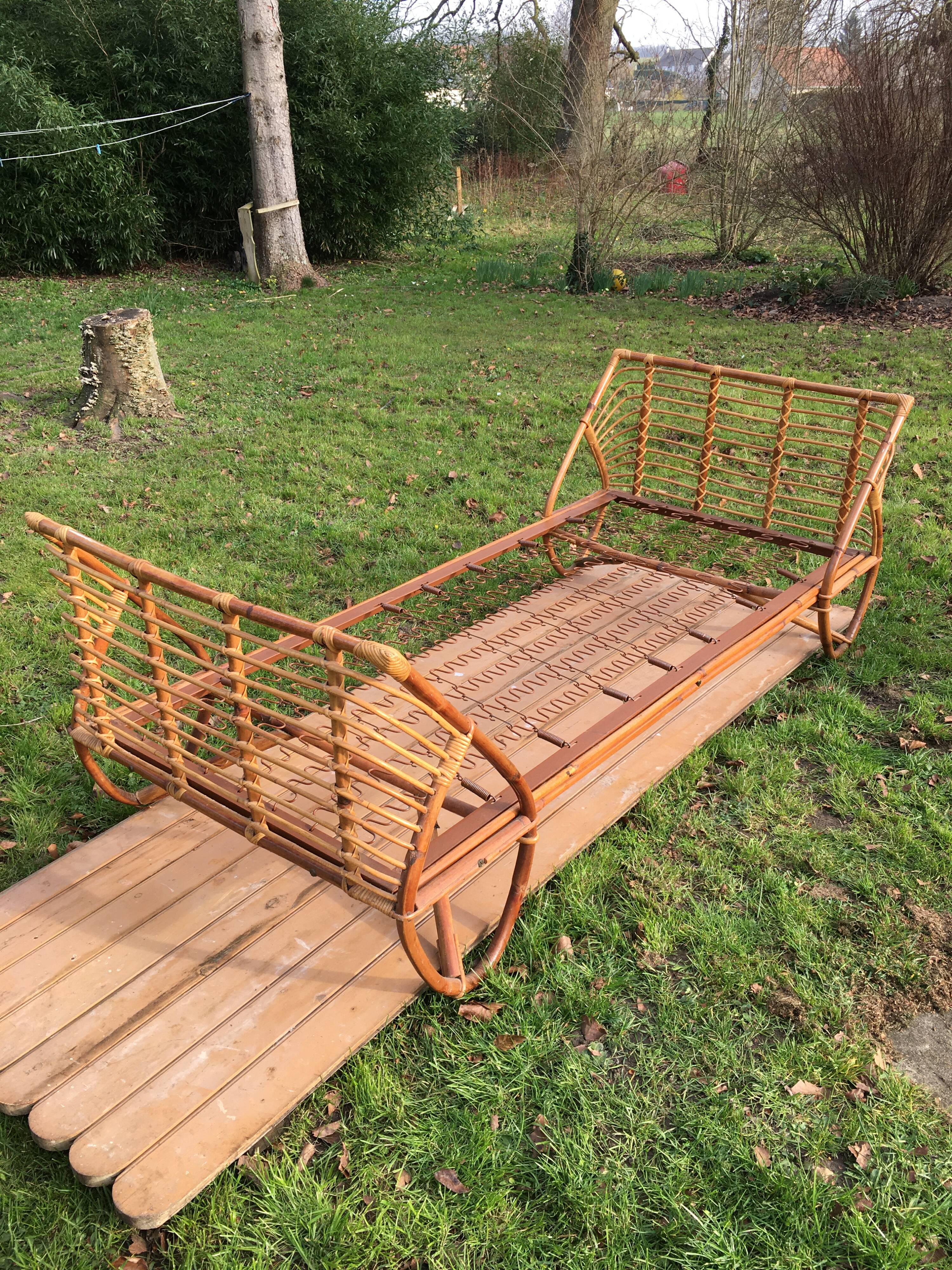 Rattan basket bed