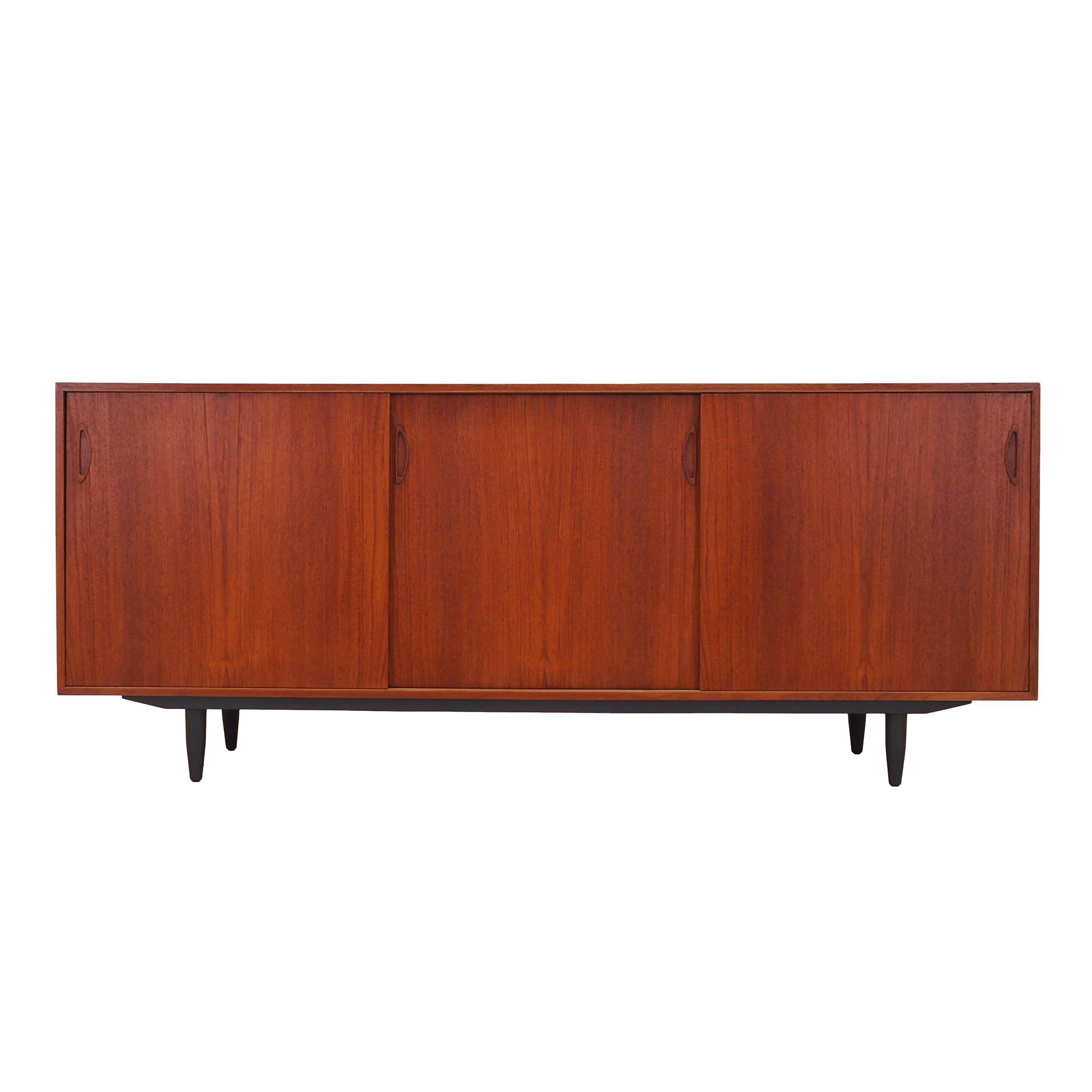 Buffet en teck, design danois, années 1970, production : Danemark