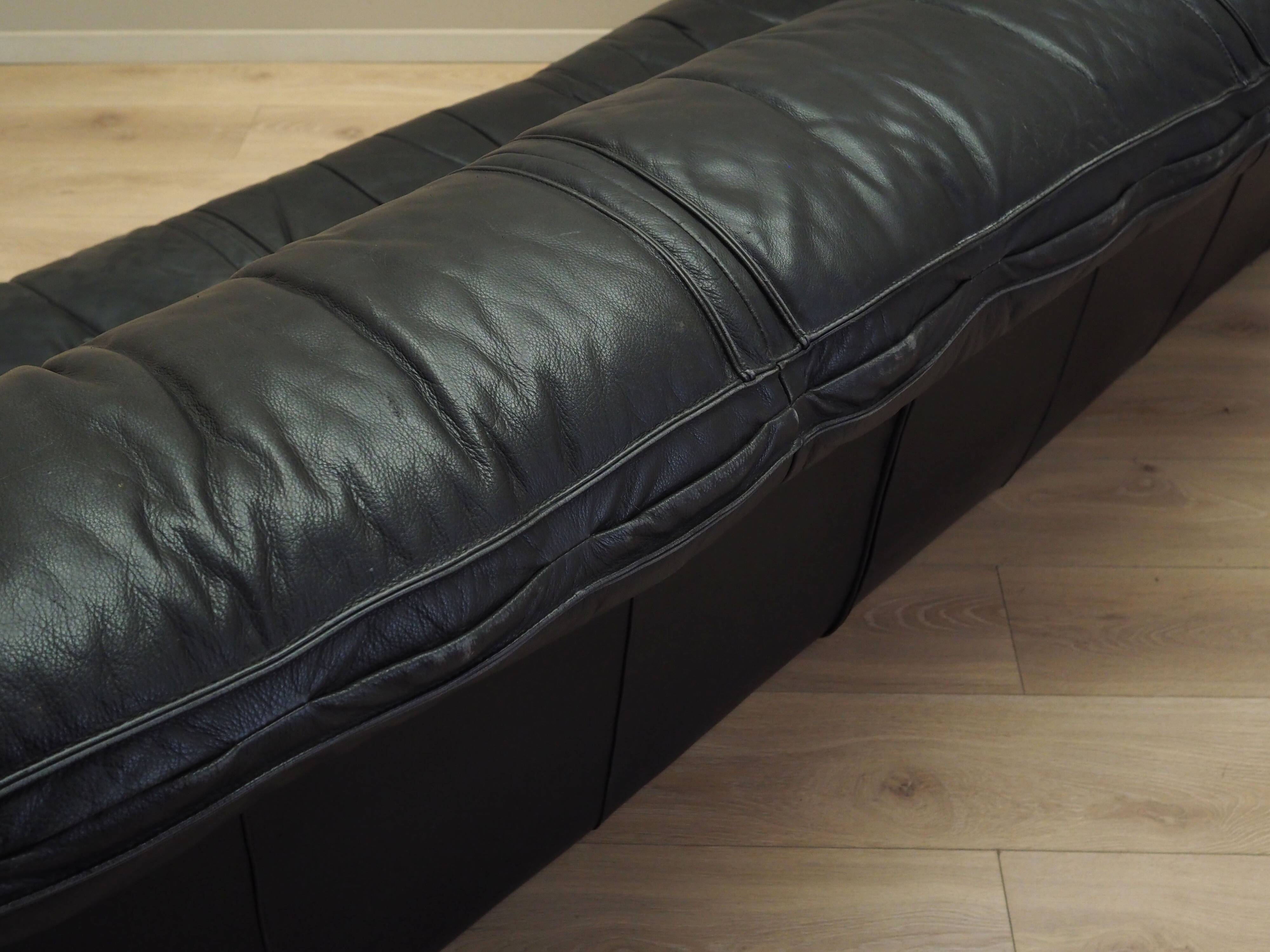 Black leather sofa, Italian design, 1960s, production: Italy