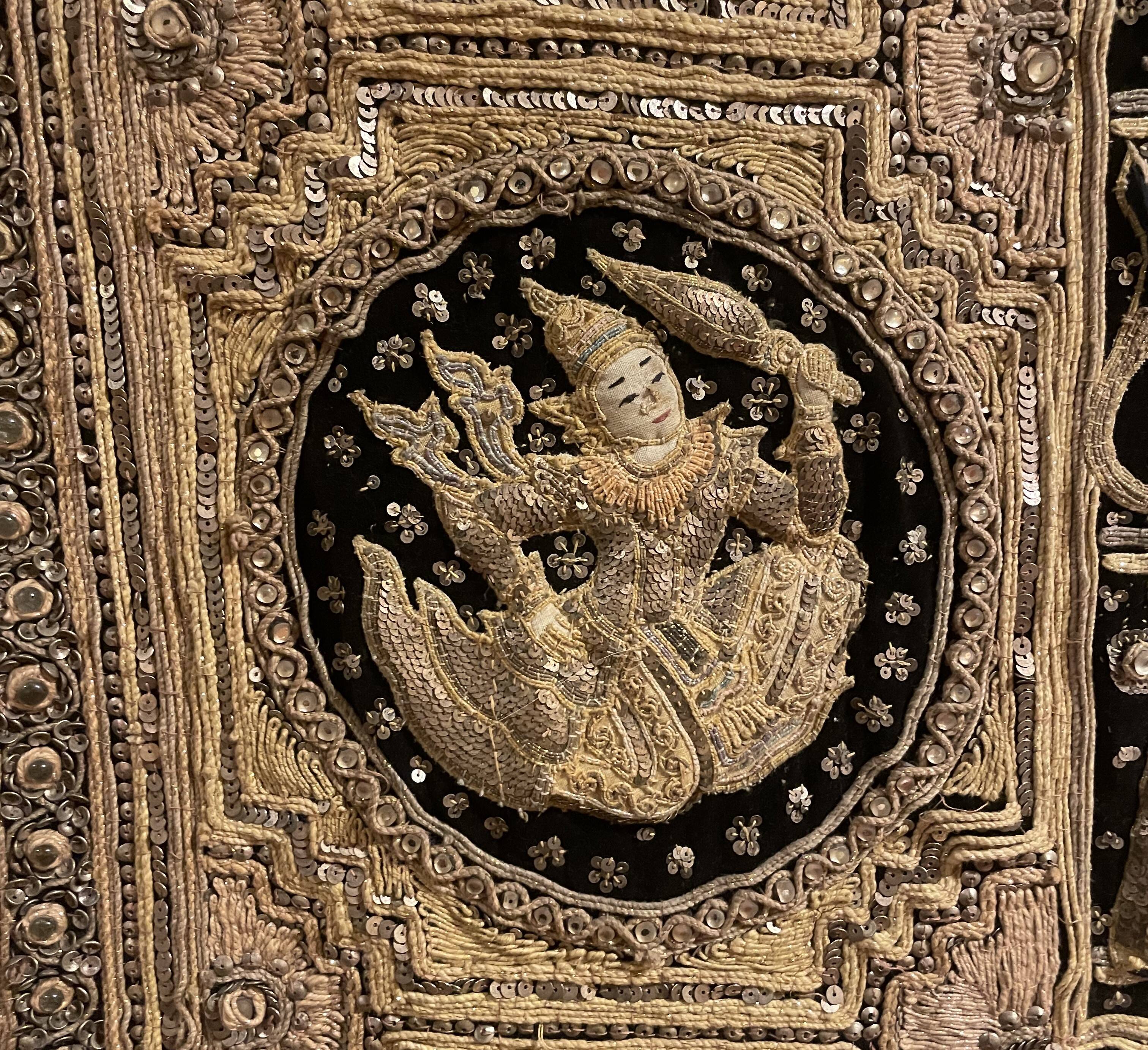 Large Embroidery Kingdom of Siam 19th Century 3m35-1m85