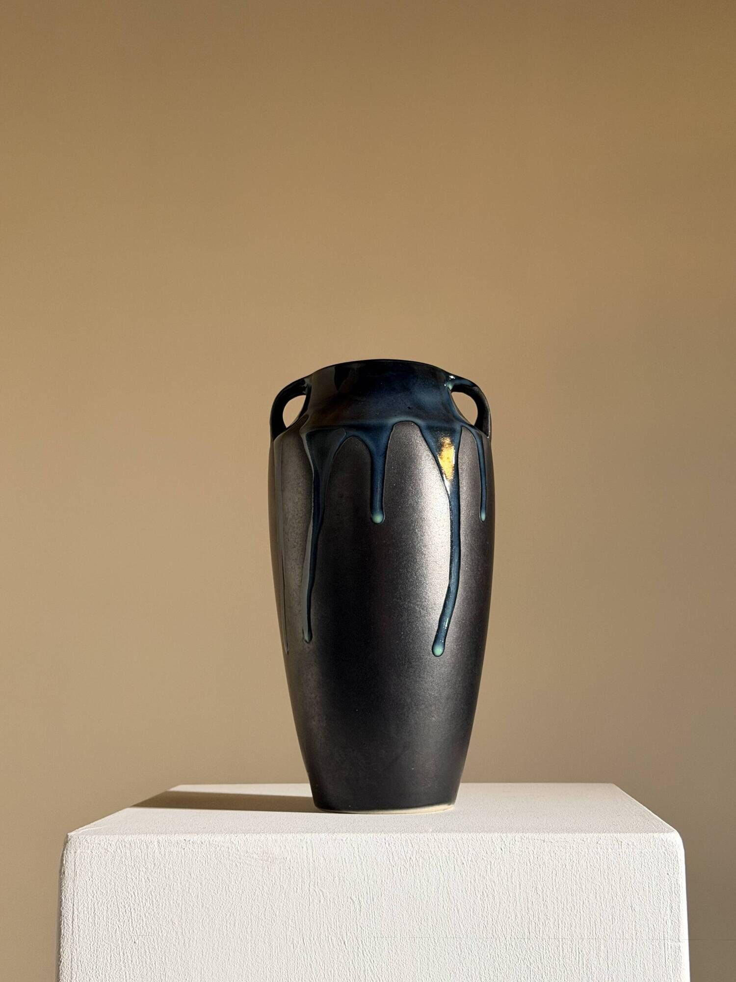 Large Art Deco vase with handles by Alfred Lebret, France, circa 1920.