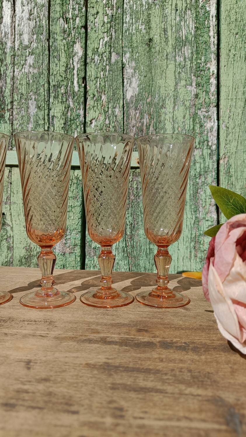 Rosaline champagne flute