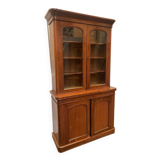 English showcase in two mahogany bodies and 19th century veneer