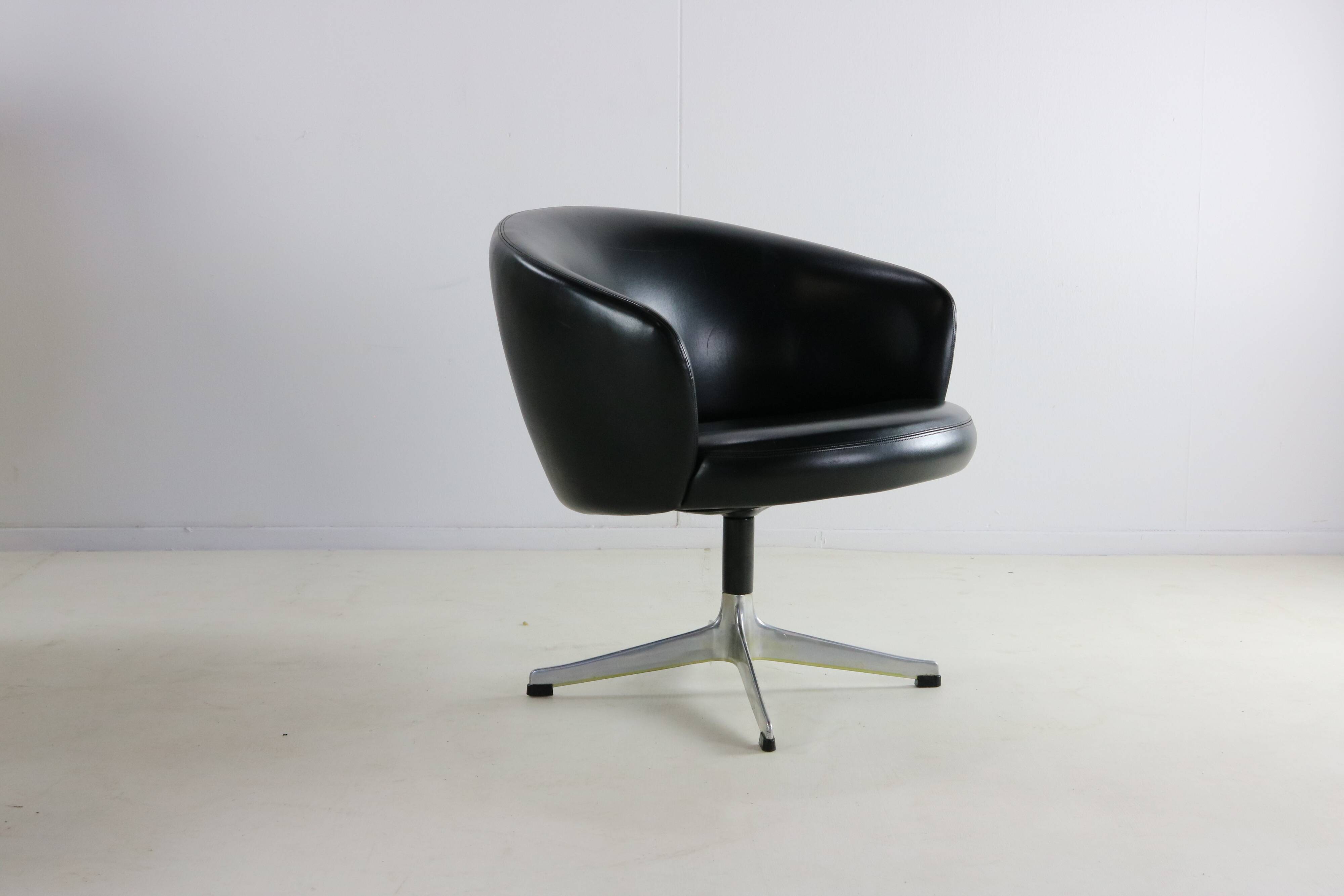 Fifties swedish design easy chair by Yngve Ekström