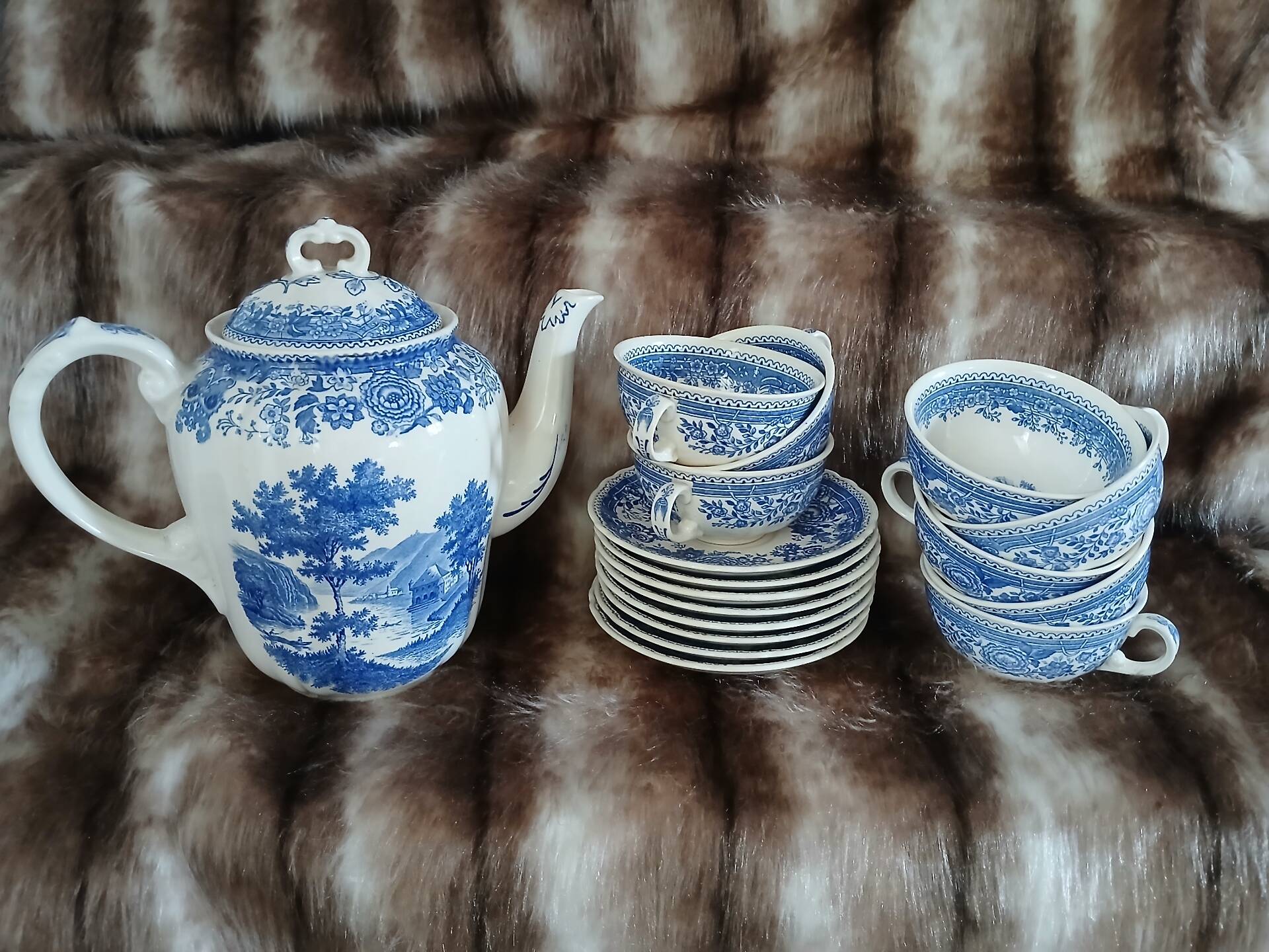 Antique coffee or tea service by Villeroy and Boch