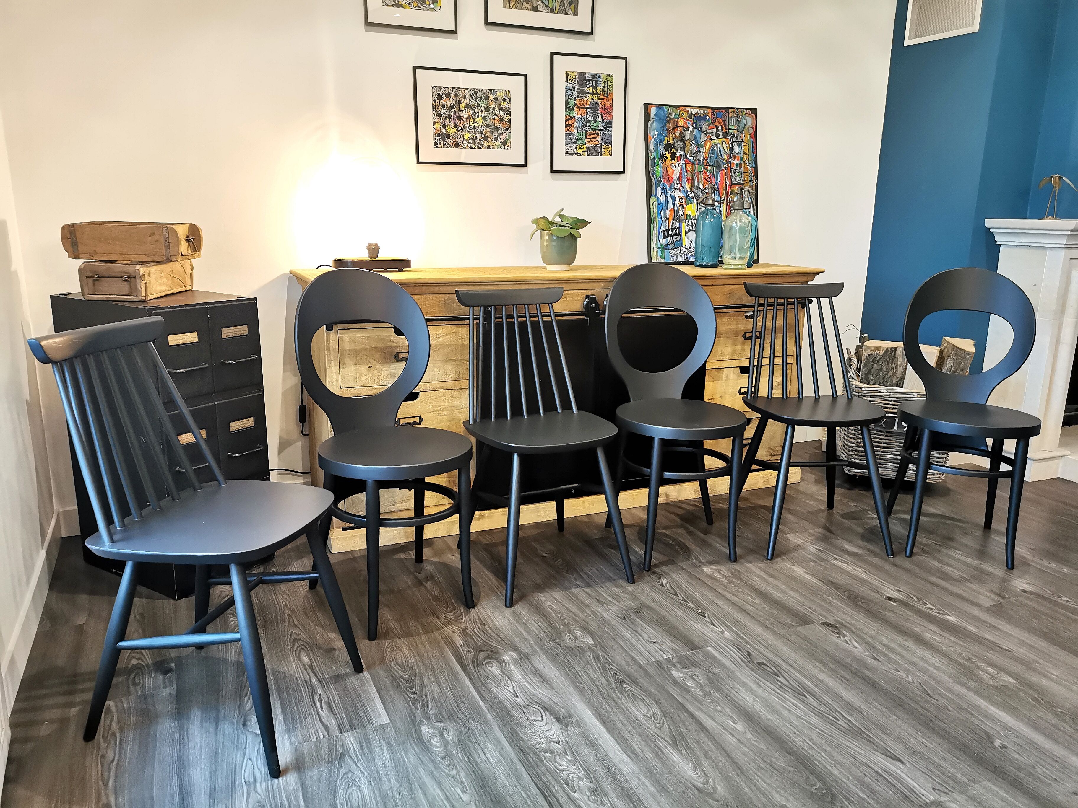 Series of 6 mismatched bistro chairs Baumann and Gizycko