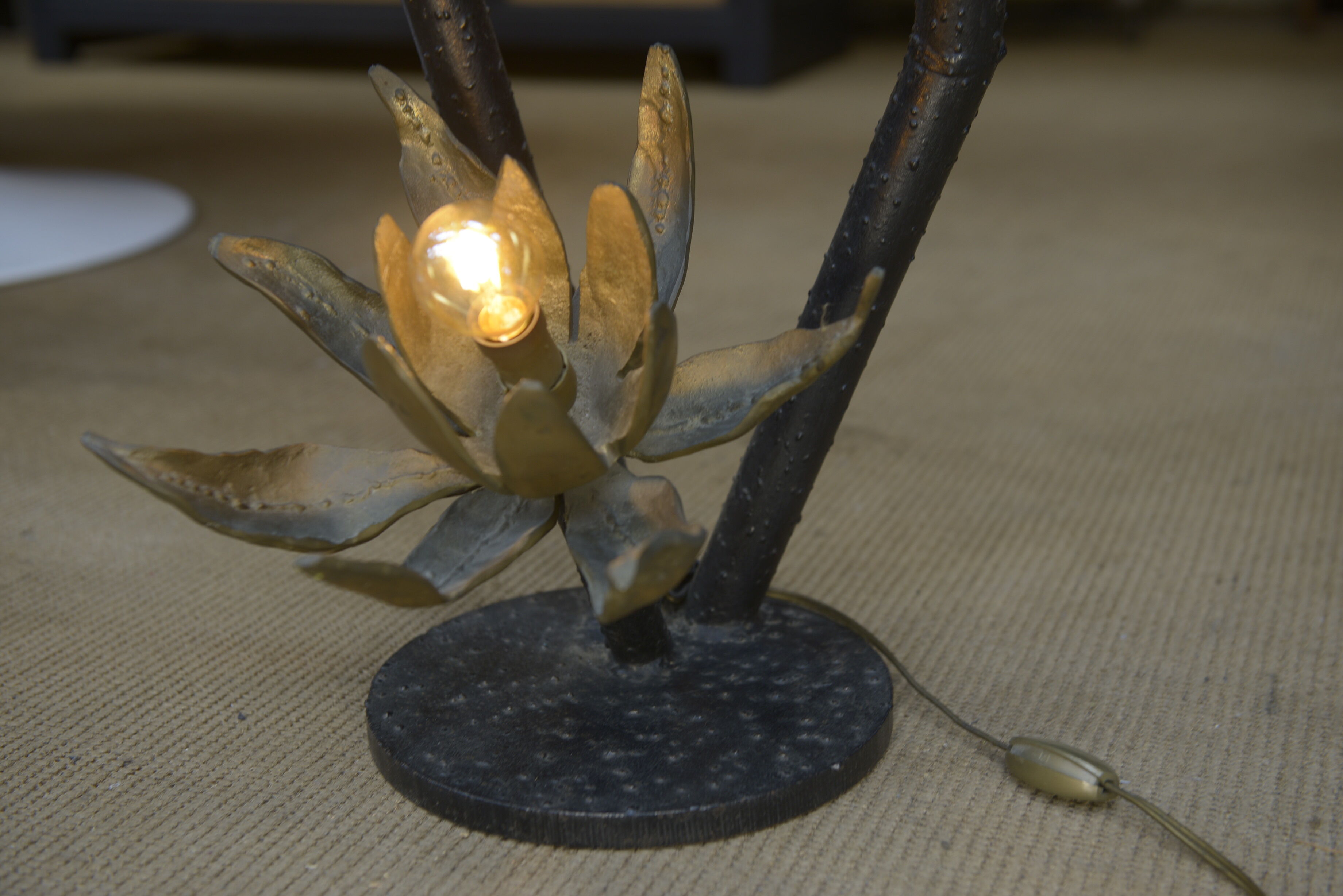 Bronze lamp with 3 Flowers 1960