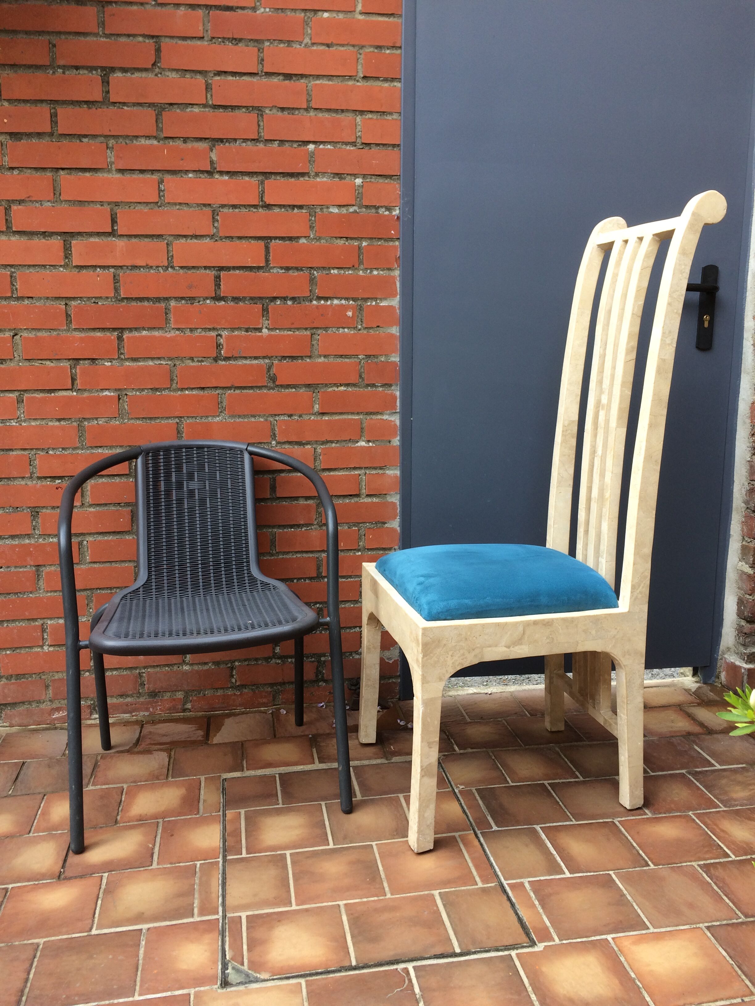 Chaises vintage et design en marbre blanc