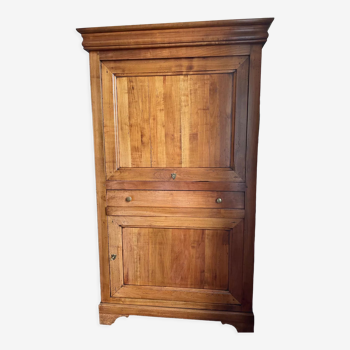 Armoire homme debout