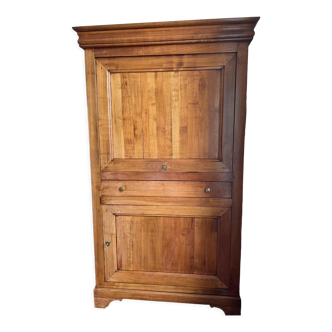 Armoire homme debout